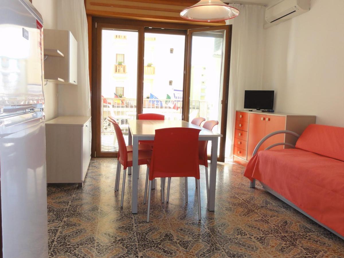 Giuliana - Appartamenti Bibione Habitación foto